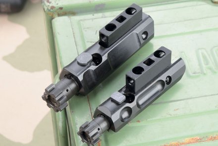 Verriegelungssysteme Die Verriegelungssysteme der Troy PAR Optics Ready in .308 Winchester (links) und der Troy PAR National in .223 Remington.
