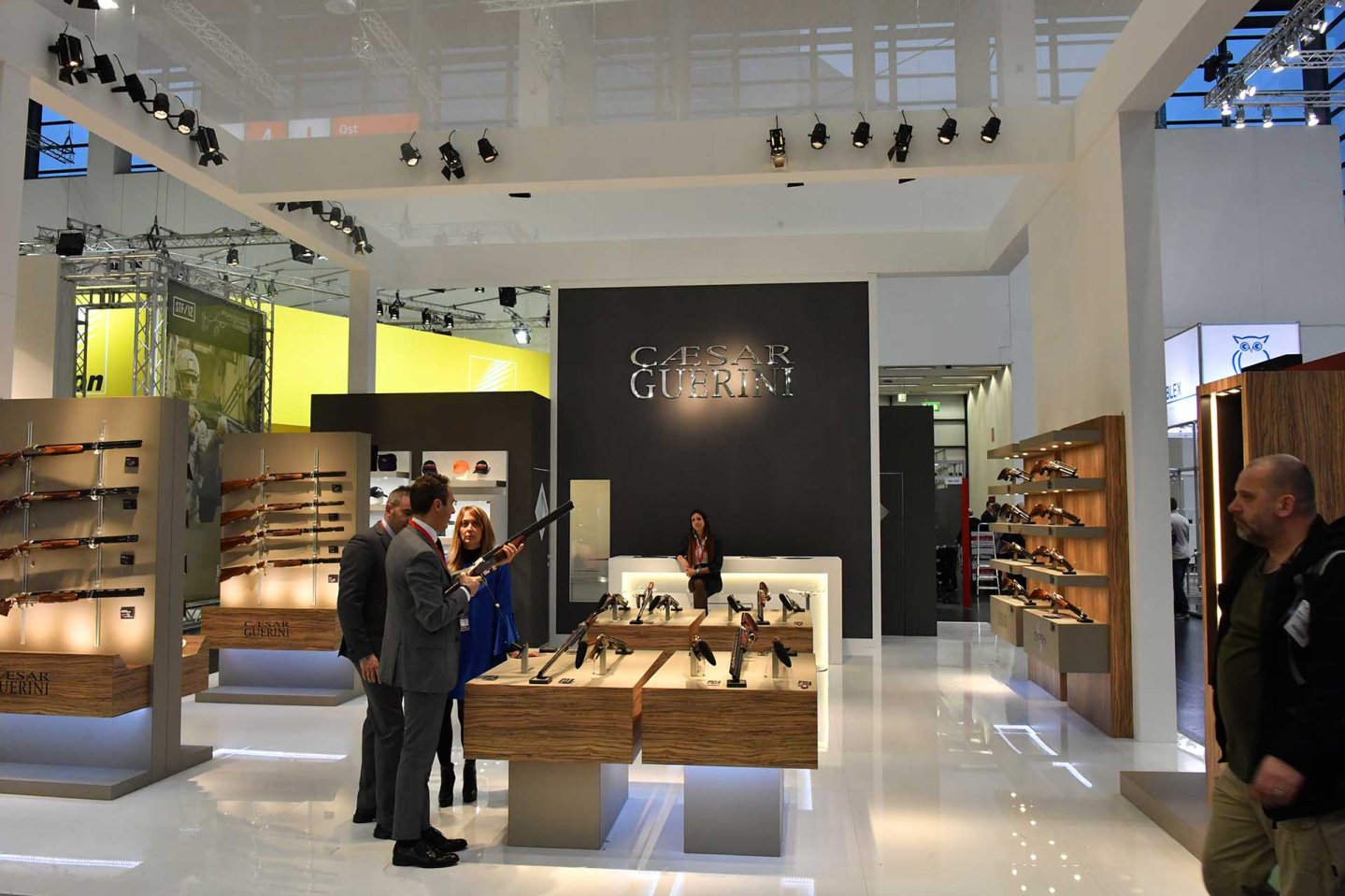 Caesar Guerini Neuheiten Sportflinten IWA 2018 Stand von Caesar Guerini auf der IWA 2018