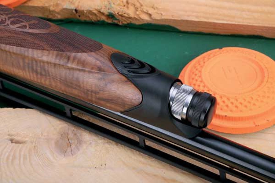 VISIER-Test der Beretta A400 Xcel Multitarget. Wettkampfflinte Beretta A400 Xcel Multitarget Abschlusskappe.