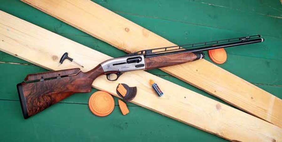 VISIER-Test der Beretta A400 Xcel Multitarget. Seitenansicht des Halbautomaten Beretta A400 Xcel Multitarget von rechts.