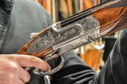 Die neue Bockflinte Caesar Guerini Invictus VII Sporting Caesar Guerini Invictus VII Sporting: Detailansicht der Gravuren