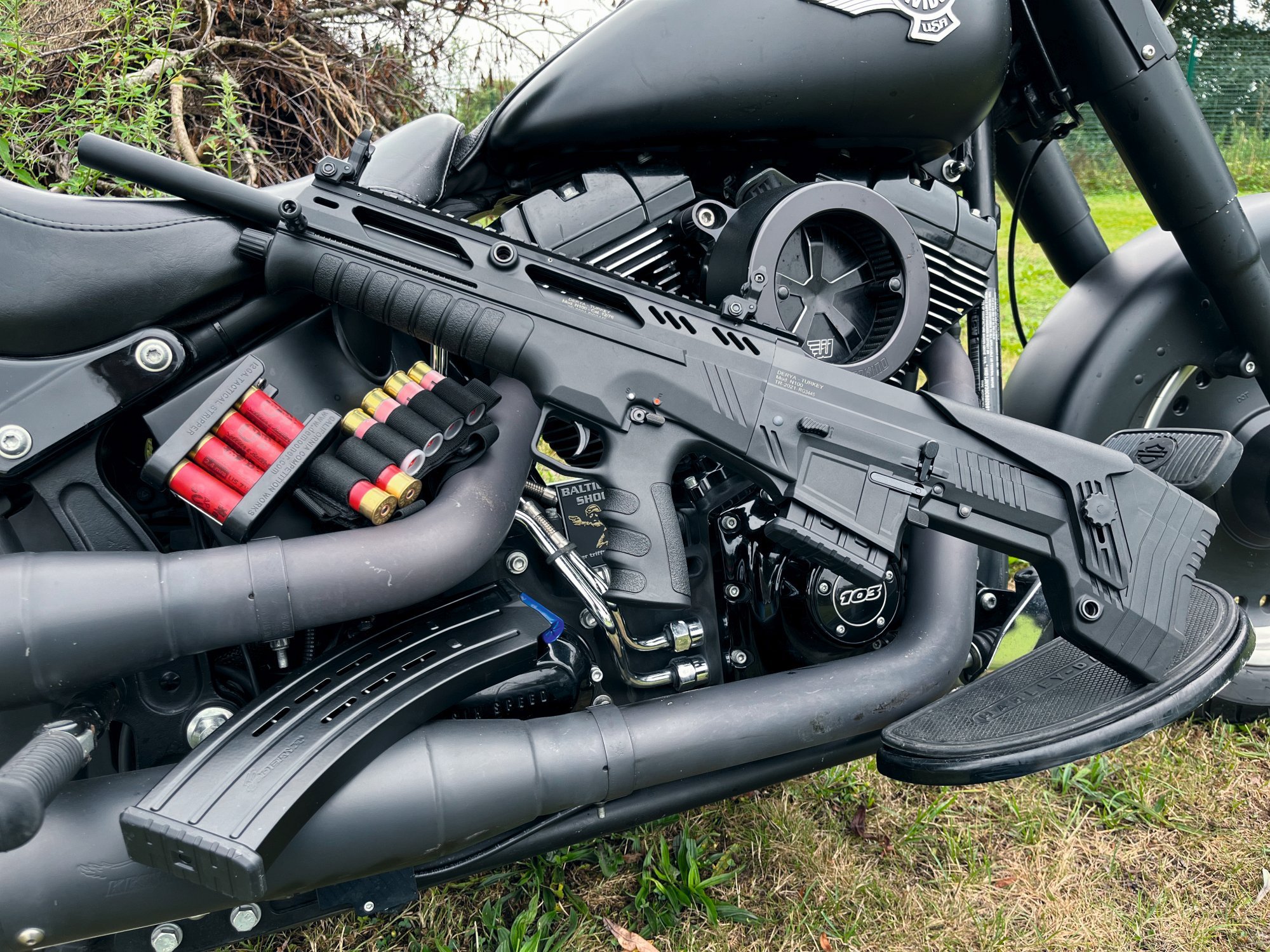 derya: Test: Derya Selbstladeflinte N-100 im Kaliber 12/76 - ein handliches Modell im Bullpup-Design mit 50 cm Lauf derya: Test: Derya Selbstladeflinte N-100 im Kaliber 12/76 - ein handliches Modell im Bullpup-Design mit 50 cm Lauf