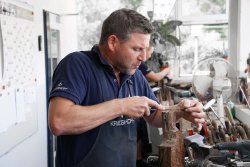 Wie entsteht ein Maßschaft bei Krieghoff? Verbessert diese Individualisierung einer Waffe eigentlich die Trefferausbeute? Wie entsteht ein Maßschaft bei Krieghoff? Verbessert diese Individualisierung einer Waffe eigentlich die Trefferausbeute?