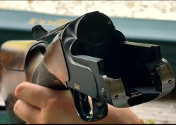 Fossari Bockflinten: all4shooters.com konnte die CRX9- Baureihe zusammen mit F.A.I.R-Chef Luca Rizzini schießen Fossari Bockflinten: all4shooters.com konnte die CRX9- Baureihe zusammen mit F.A.I.R-Chef Luca Rizzini schießen