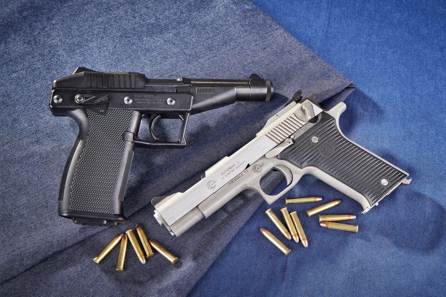 Zwei Pistolen im Kaliber .22 Winchester Magnum.