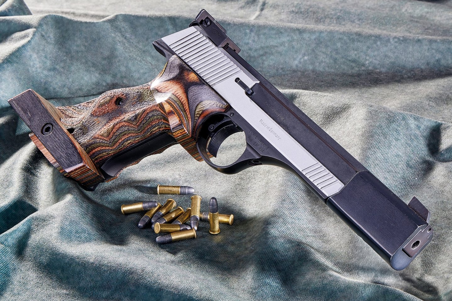 ERMA-Sportpistole ESP85A komplett von rechts.