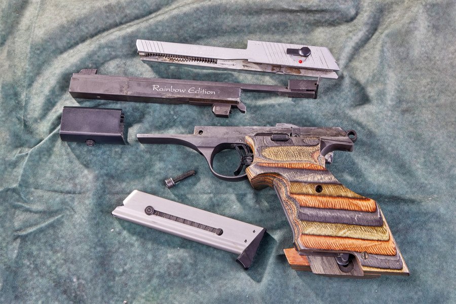 Youngtimer im Test: Sondermodell Rainbow der sportlichen ERMA-Sportpistole ESP85A in .22 l.r.