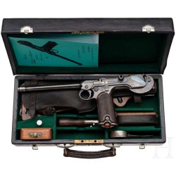 Hermann Historica: Die Highlights der Auktion 104 – Korriphila aus Damast für über 60.000 € versteigert Borchardt C93, von Ludwig Loewe's DWM in Berlin produziertes Exemplar.