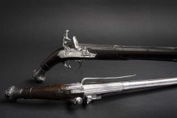 Hermann Historica Auktion am 18. Mai 2022: Einzelstücke und besondere Waffen unter dem Hammer Ein Paar Steinschlosspistolen aus Cunet, Lyon.