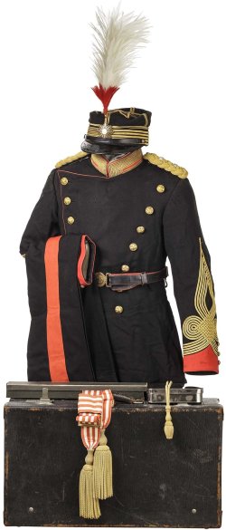 Hermann Historica Dezember-Auktion − Antike Waffen, Rüstungen und Uniformen online ersteigern Japanische Offiziersuniform aus dem Zweiten Weltkrieg