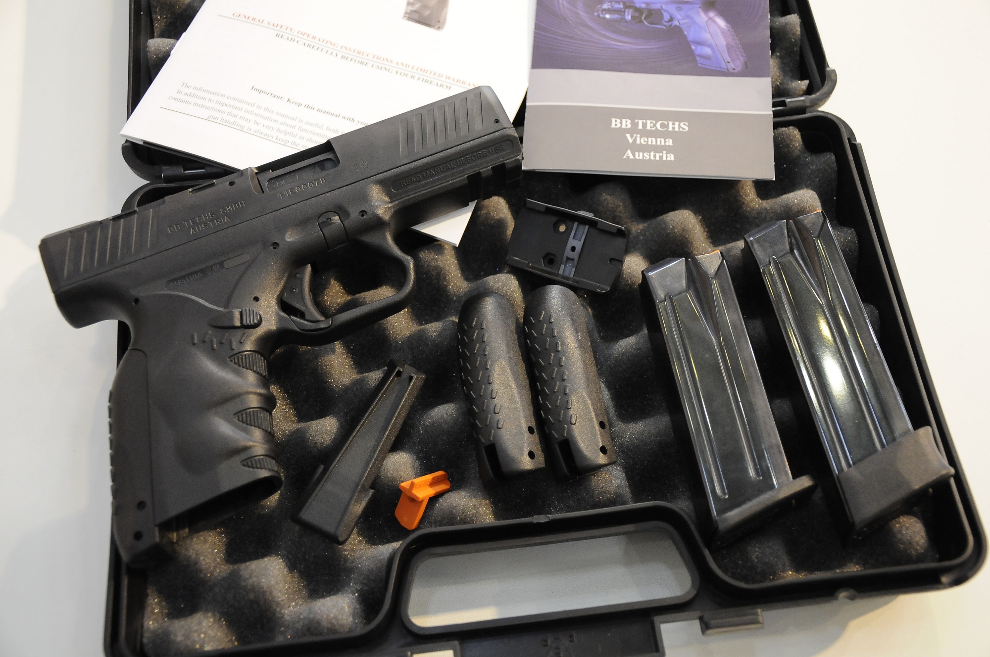 polymerpistolen: ISSC Handel: Halbautomatische Pistole BB6 von BB Techs polymerpistolen: ISSC Handel: Halbautomatische Pistole BB6 von BB Techs