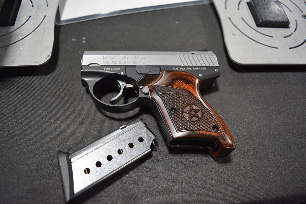 taschenpistolen: Bond Arms BullPup 9: Taschenpistole mit speziellem Ladesystem taschenpistolen: Bond Arms BullPup 9: Taschenpistole mit speziellem Ladesystem