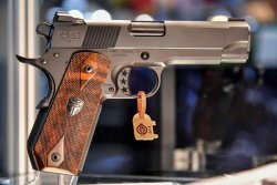 Cabot Guns: außergewöhnliche Pistolen im 1911er Stil Die 1911er Pistole "Gentleman's Carry"