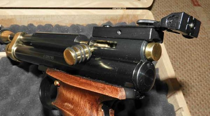 Ladehebel der Crosman 2240 Luftpistole
