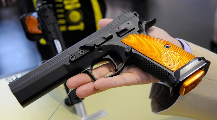 Halbautomatische Pistolen CZ-75 P01 Omega und CZ-75 TS Orange