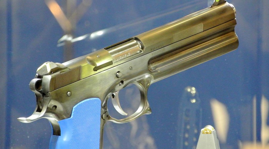 FK Brno 7,5 FK: Halbautomatische Pistole mit Durchschlagskraft auf 100 Meter