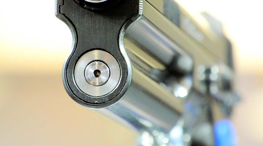 FK Brno 7,5 FK: Halbautomatische Pistole mit Durchschlagskraft auf 100 Meter