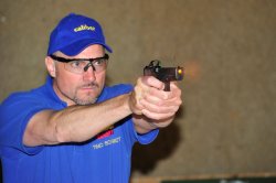 Glock MOS-Modelle Tino Schmidt mit Glock Pistole