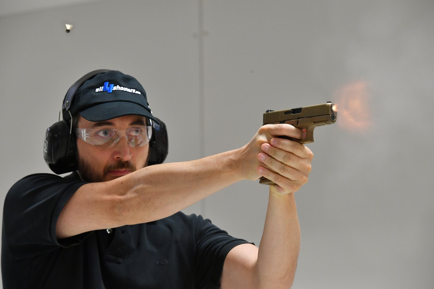 GLOCK 19 MHS Pistole im Praxistest Die GLOCK 19 MHS im Kaliber 9x19 mm