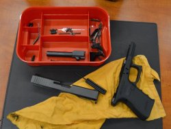 GLOCK auf der IWA 2018: die Geheimnisse hinter dem Erfolg Zerlegen einer GLOCK Pistole in ihre einzelnen Bauteile