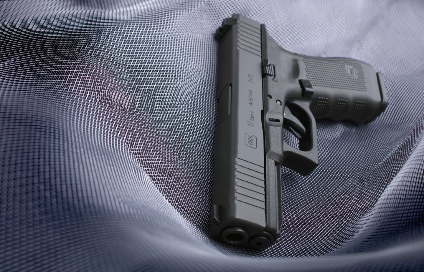 GLOCK Sonderedition mit vordere Laderillen GLOCK pistol G17 Gen4 FS