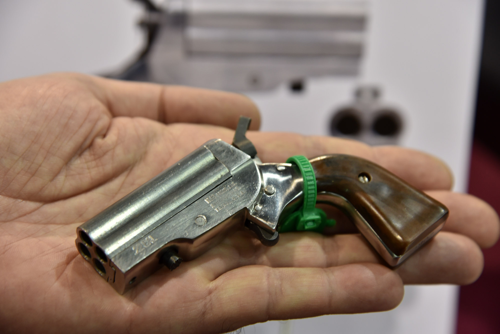 replika: Iver Johnson Arms "Frontier Four Derringer" Taschenpistole replika: Iver Johnson Arms "Frontier Four Derringer" Taschenpistole