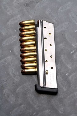Test: Korth PRS in 9 mm Luger Zehn Patronen für die Korth PRS in 9 mm Luger