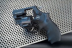 Test & Technik: Korth Sky Marshal in .380 R Knall Ein Blick auf die Trommel der Korth Sky Marshal in .380 R Knall