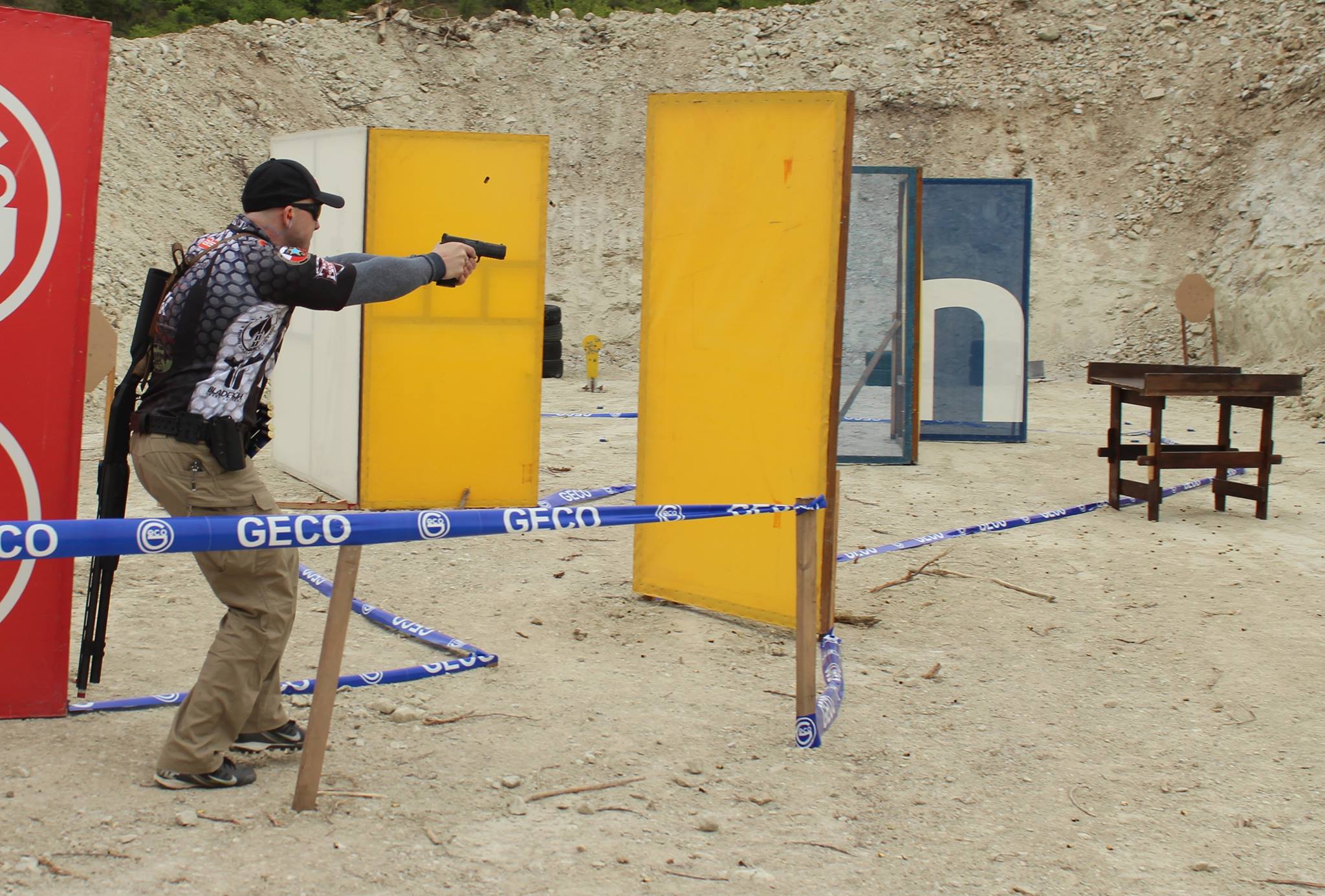 ipsc: Marcin Gałązka trifft... mit der STRIKE ONE!