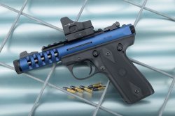 Ruger Mark III Target und Ruger 22/45 Lite Blue in .22 l.r.  Ruger 22/45 Lite Blue in Vollansicht