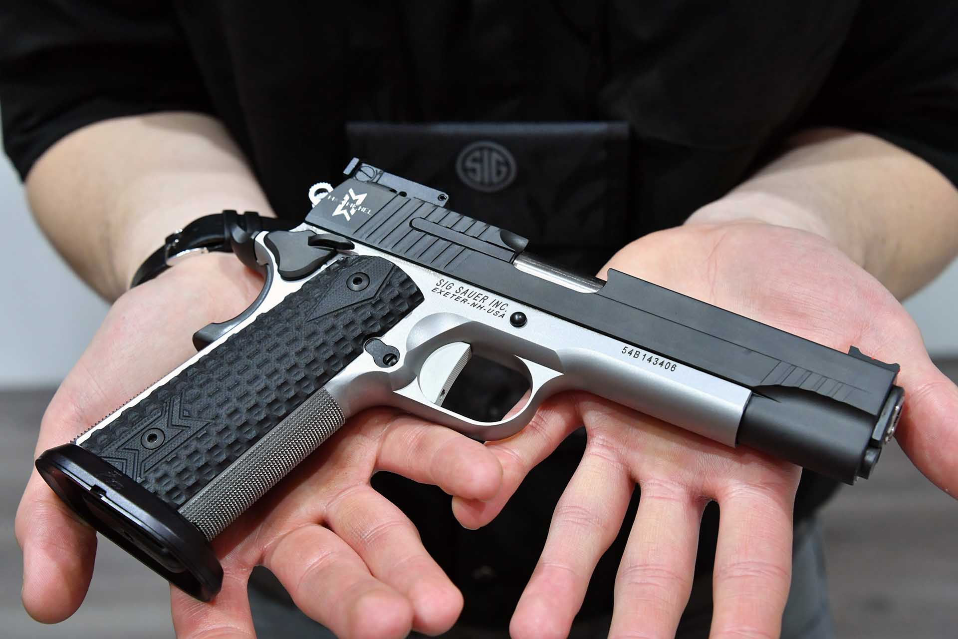 sig-sauer: SIG Sauer 1911 Max: Pistole des Top-Schützen Max Michel jetzt in Europa