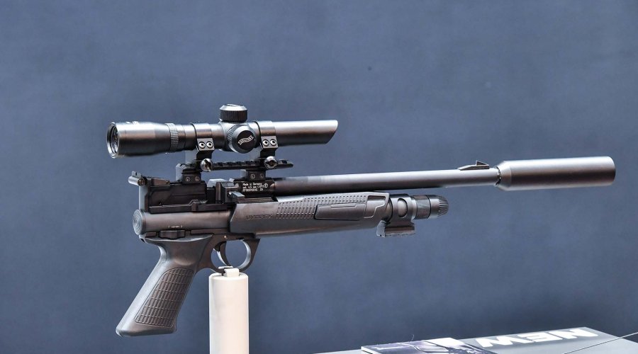 RP5 von UMAREX mit Zielfernrohr und Schalldämpfer