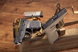 Test & Technik: .380er Pistolen Smith & Wesson Bodyguard .380er S & W Pistolen in schwarz und braun