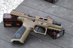 Beretta APX A1 Ported in 9 mm Luger: Das bietet die neue Polymerpistole mit portiertem Lauf und Schlitten Beretta APX A1 Ported in 9 mm Luger: Das bietet die neue Polymerpistole mit portiertem Lauf und Schlitten