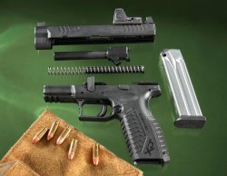 Polymerpistole mit Optikvorbereitung im Test: Die XDM-9 4.5 OSP vom kroatischen Hersteller HS Produkt. Was leistet die 9 mm Luger-Pistole? Die Pistole von HS Produkt in zerlegtem Zustand.