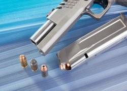 Die Selbstladepistole von Prommersberger: STP DAG 5.5 in .40 S & W und ihre Präzision Prommersberger STP DAG 5.5 in .40 S & W. mit diversen Patronen