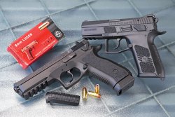 Vergleich: Acht Selbstladepistolen in 9 mm Luger Vergleich: Acht Selbstladepistolen in 9 mm Luger