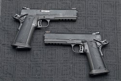 2011er für unter 1.300 Euro im Test: Armscor Tac Ultra FS HC in 9 mm Luger und .45 Auto Die Armscor Tac Ultra FS HC von beiden Seiten.