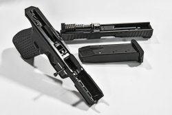 STRYK B: Neue 9 mm Pistole von Arsenal Firearms USA Pistole STRYK B mit sicherem Halt beim Schuss