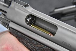 Rückkehr der Auto Mag Pistole Die Patronenkammer der Auto Mag Pistole