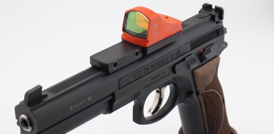 Im Test auf dem Schießstand: B&H CZ 75 Viper in 9 mm Luger & .22 l.r. – nordische Kombination Montage für das KK-System.