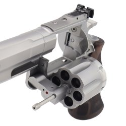 Neu bei B&H Waffenhandel: Der Premium-Revolver Spohr N670 im Kaliber .44 Magnum und vier Lauflängen Ausgeschwenkte Trommel des Spohr N670.