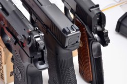 Beretta 92, Colt 1911, Glock 17: ein Vergleichstest Beretta 92, Colt 1911, Glock 17: ein Vergleichstest