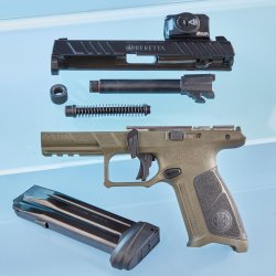 Beretta APX A1 Tactical in Kaliber 9 mm Luger im Test – was kann die verbesserte Selbstladepistole? Die zerlegte Beretta APX A1 Tactical.