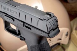 Test & Technik: Beretta APX in 9 mm Luger Beretta APX Stahlkimme