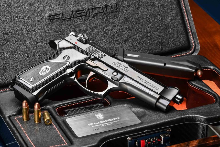 Beretta Fusion Black: exklusiver Test der Pistole auf dem Schießstand Die Beretta Fusion Black: Gesamtansicht der Pistole im Koffer