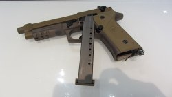BERETTA M9 A3 Pistole im Kaliber 9mm Luger Beretta M9 A3 mit Magazin Detailansicht
