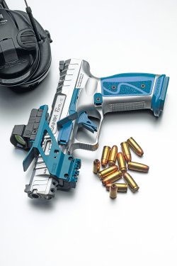 Die sportliche Ganzstahlpistole Canik Arms TP9 SFx Rival-S in 9 mm Luger im ausführlichen Test Ganzstahlpistole Canik Rival-S in 9 mm Luger mit Optik und Munition.