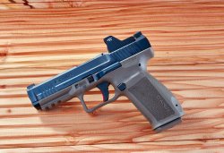 Praxistest: Canik METE SFX und SFT. Was können die mit viel Zubehör gelieferten Pistolen in 9 mm Luger?  Canik METE SFX von der linken Seite