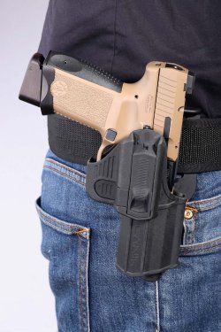 Holster an der Seite